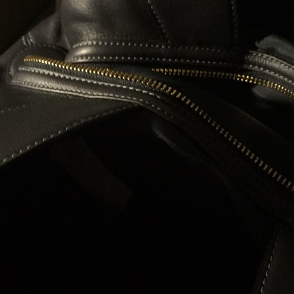 Coach - Picture 3 of 6